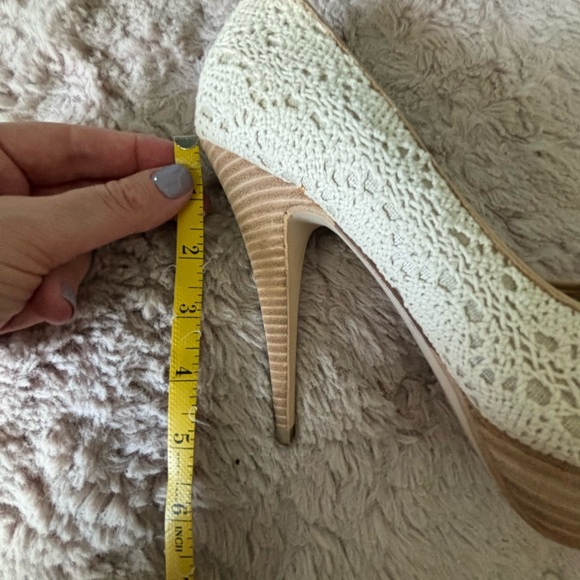 *SOLD* NWOT. Aldo pumps open toe - Picture 4 of 4
